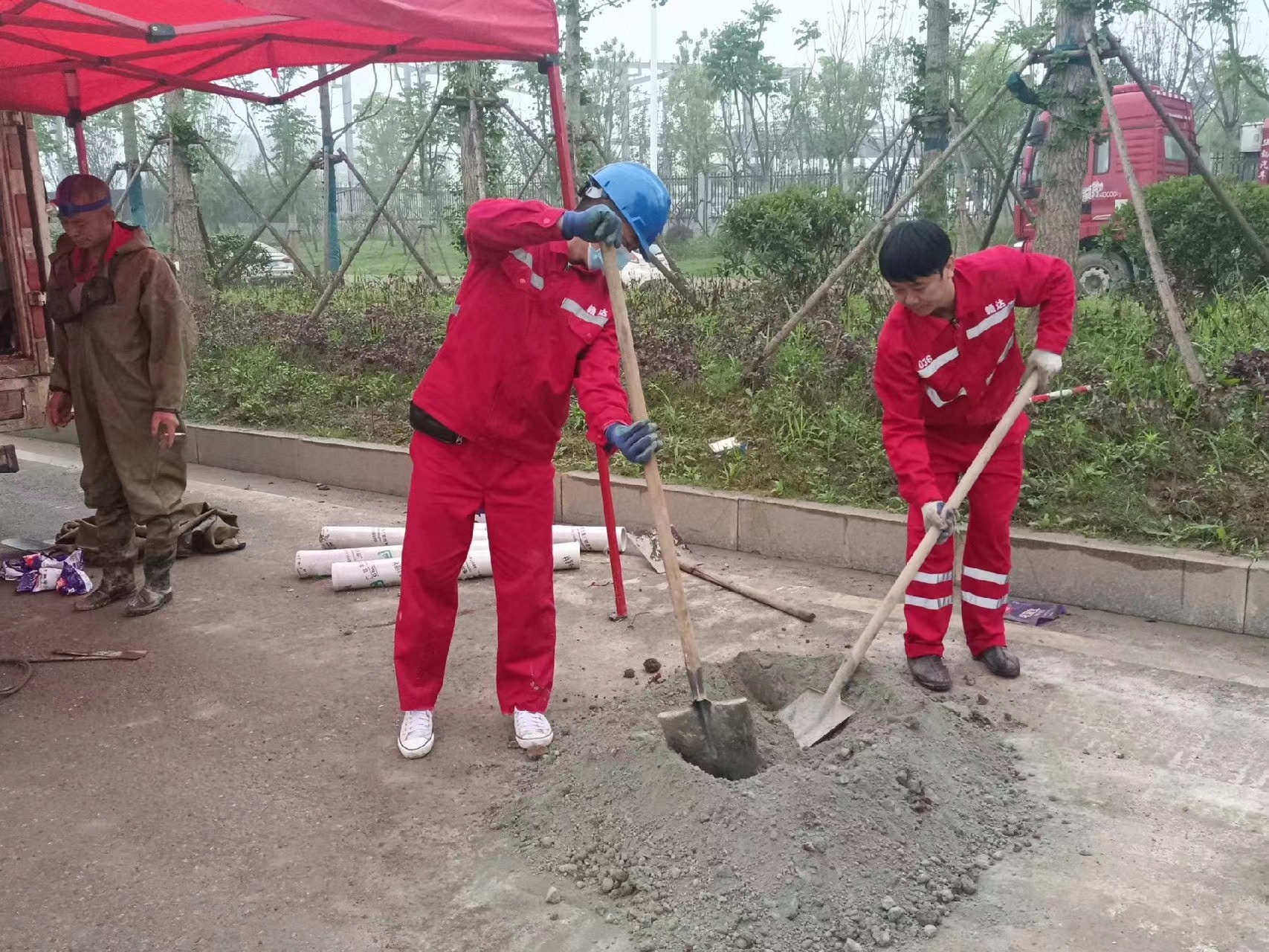 同德管道疏通哪家好】及时进行市政管道清淤